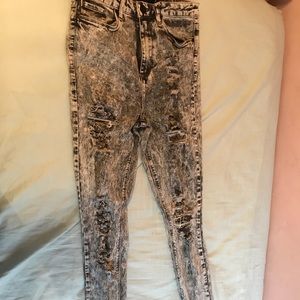 High Waisted Skinny Fit Gray Distressed Jeans!